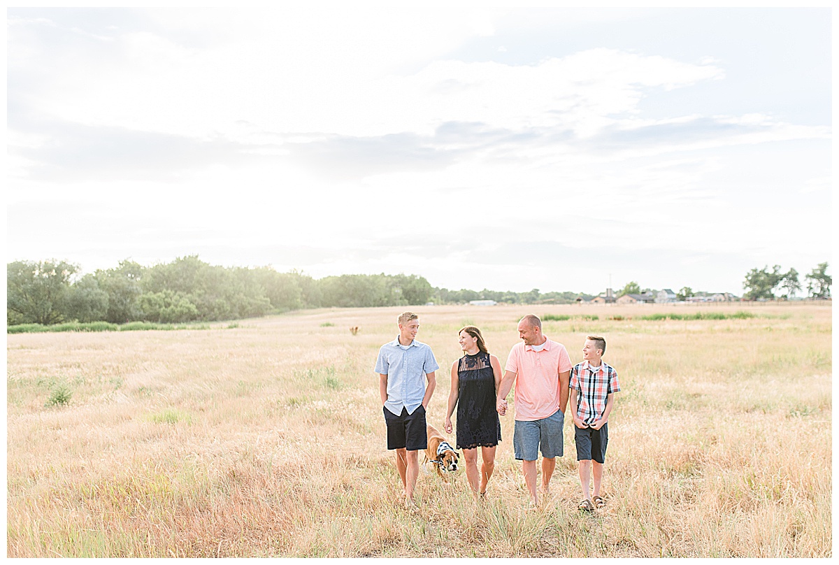 summer field family pictures