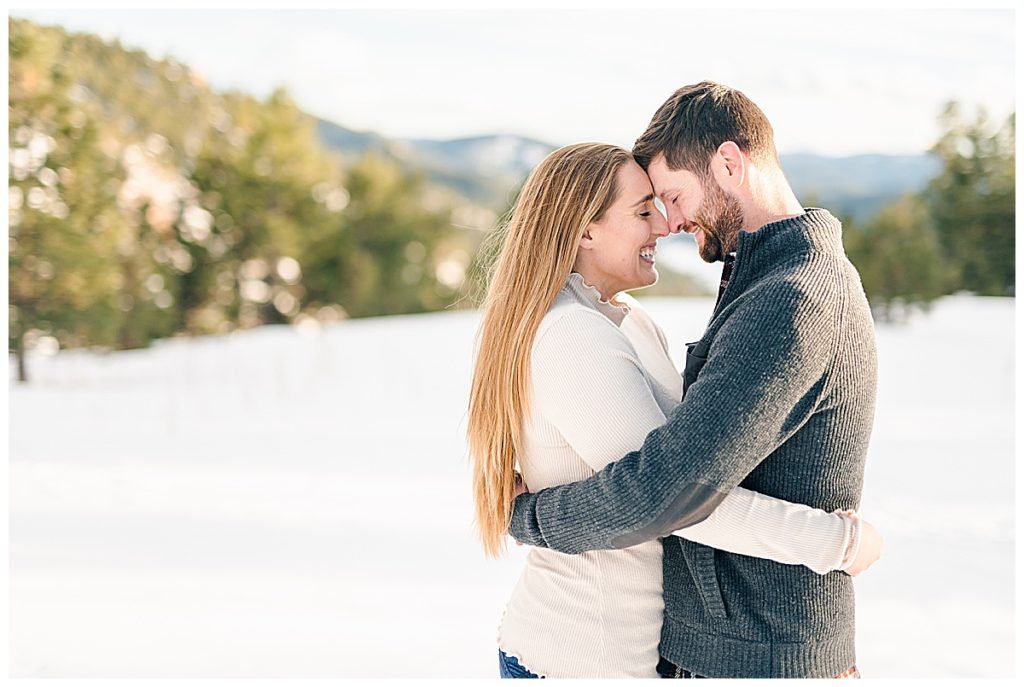 Colorado mountain winter engagement pictures 
