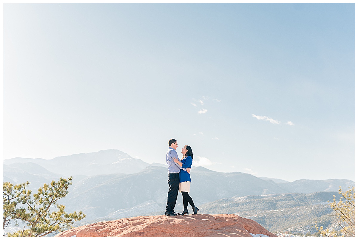 Garden of the Gods engagement pictures Pikes Peak