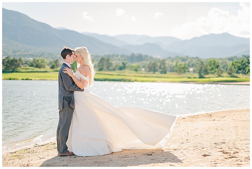 Cheyenne Mountain Resort beach bridal party and bride and groom