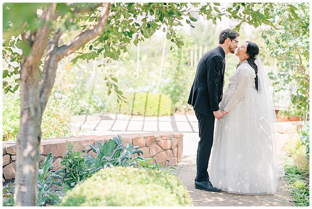 Denver botanic garden wedding bride and groom