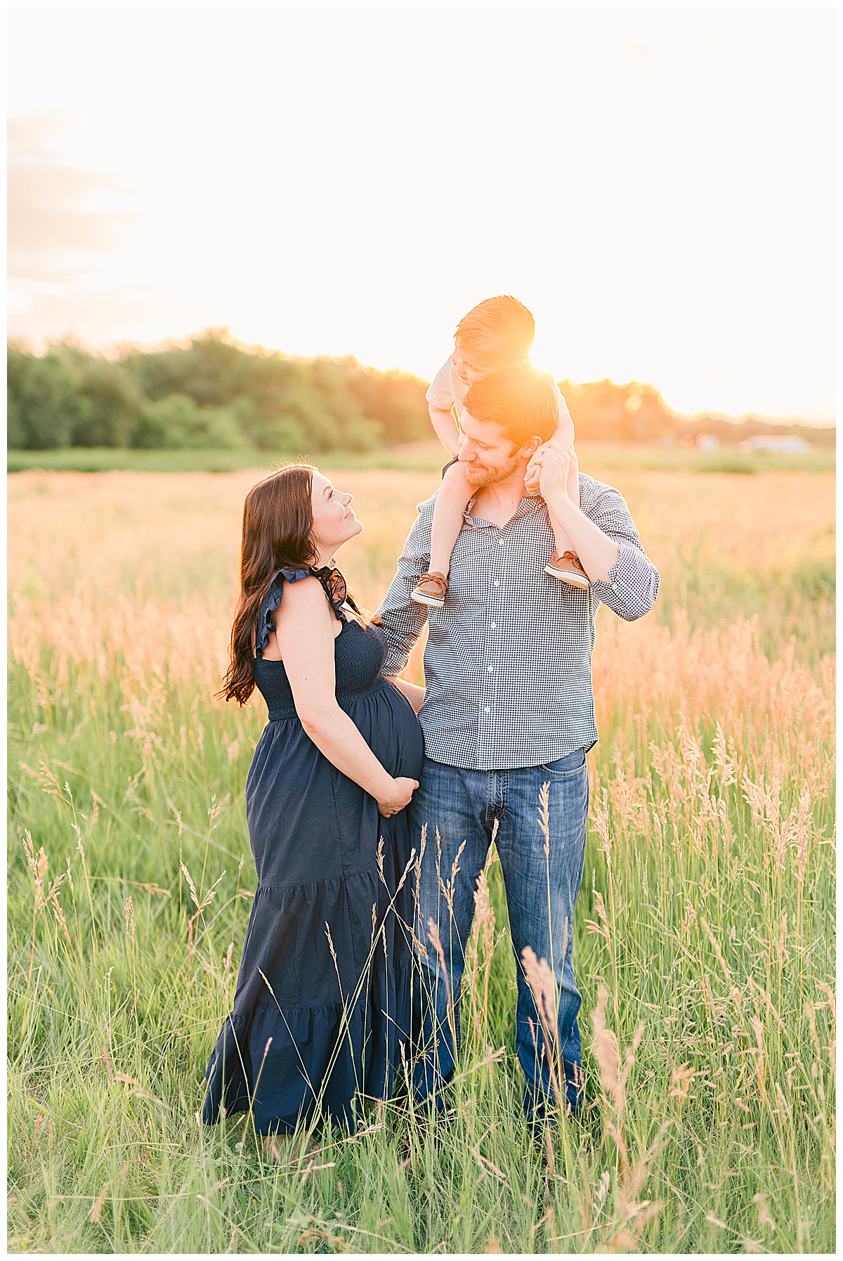 sunset field maternity family pictures in colorado