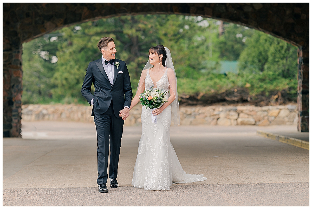 bride and groom mount vernon canyon club wedding